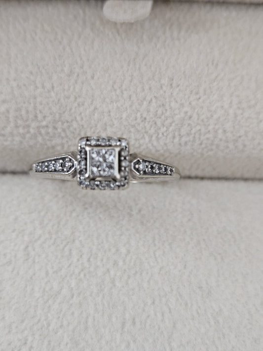 10K Gold Ring Size 8 Natural Diamond Stones  4 Princess Cut And Round 2.3 Grams