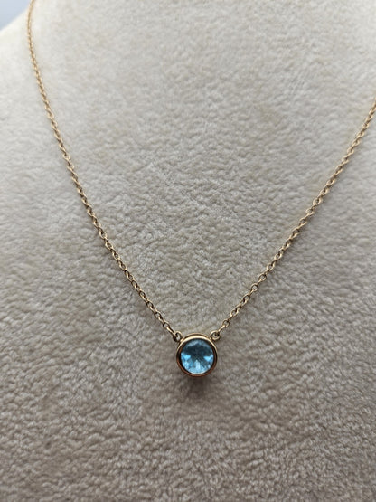 10k gold necklace with pendant blue stone round 2.3 Gr 18 Inches