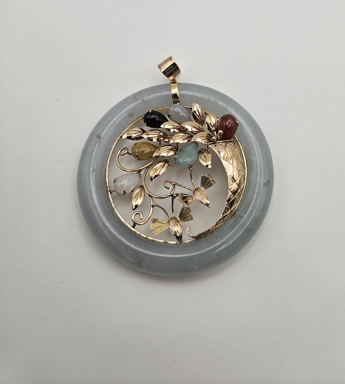 Vintage 14K Yellow Gold Jade Floral Pendant Stamped 585 Estate Sale Jewelry