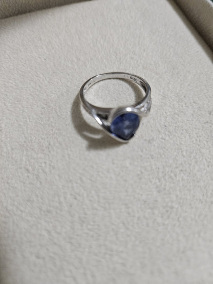 Vintage 10K White Gold Pearshape Blue Stone Ring Jewelery  Size 7 3.1 Grams