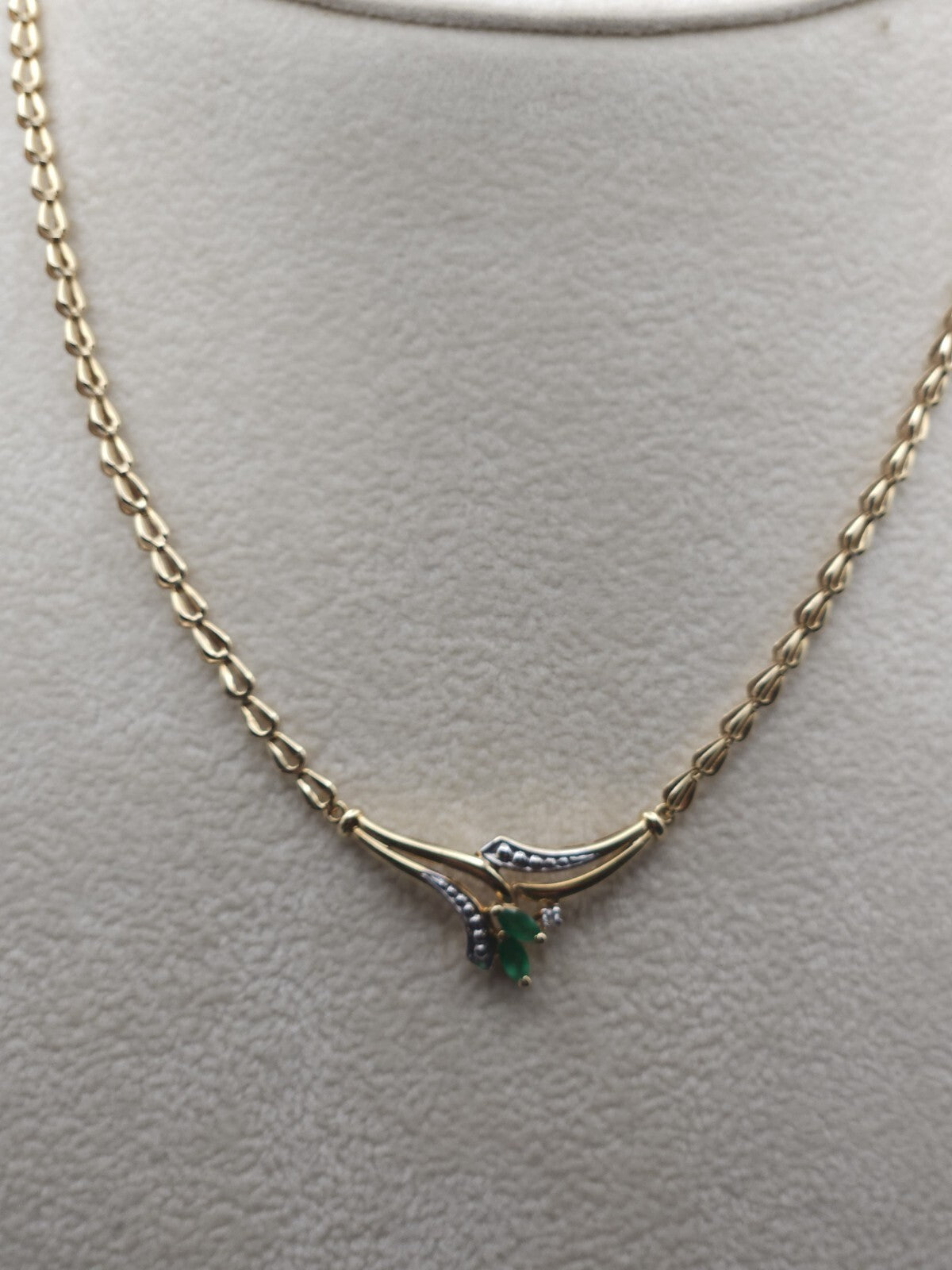 14k Gold Necklace Emerald Green Stone Yellow Gold Jewelry 18 Inches